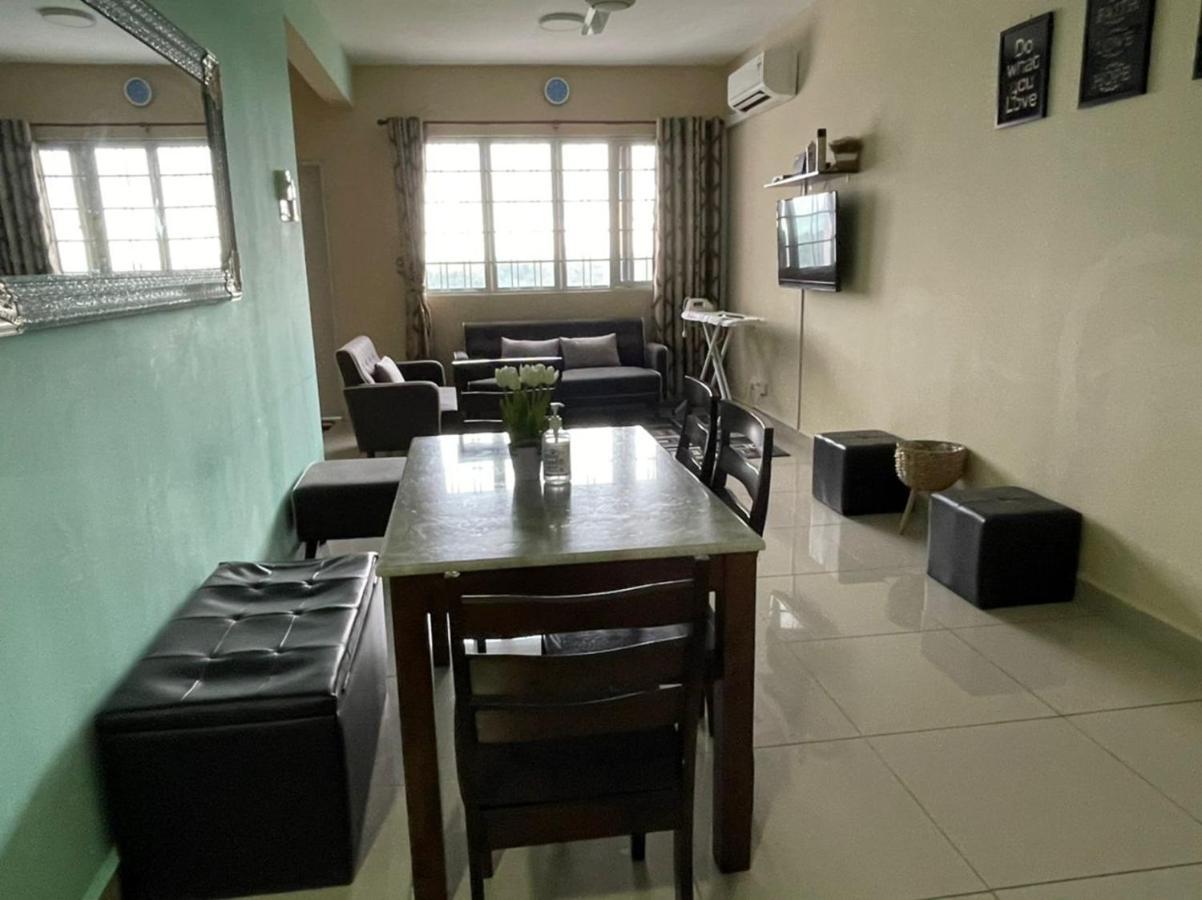 Apartment Dindas Family @ *